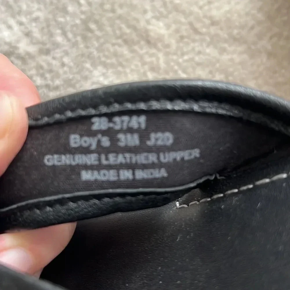 Johnston & Murphy kids flip flops size 3 genuine leather upper black
